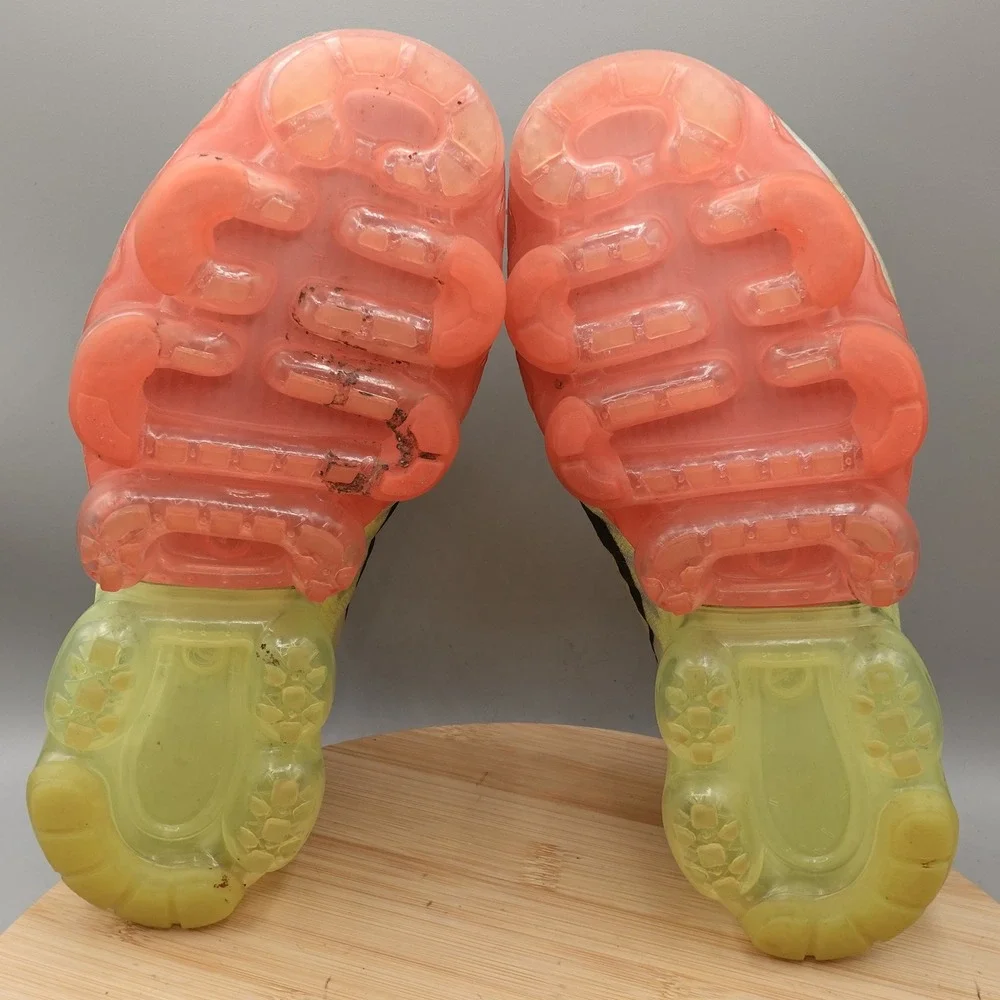 Nike Shoes Mens 7 Air Vapormax 2019 Volt Crimson Neon Athletic AR6631-007 Flaws